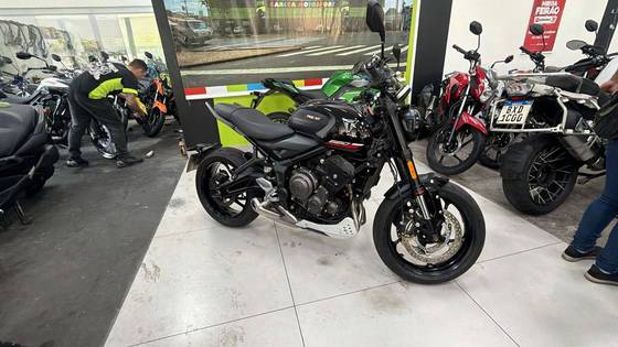 TRIUMPH TRIDENT 660 TRIUMPH TRIDENT 660